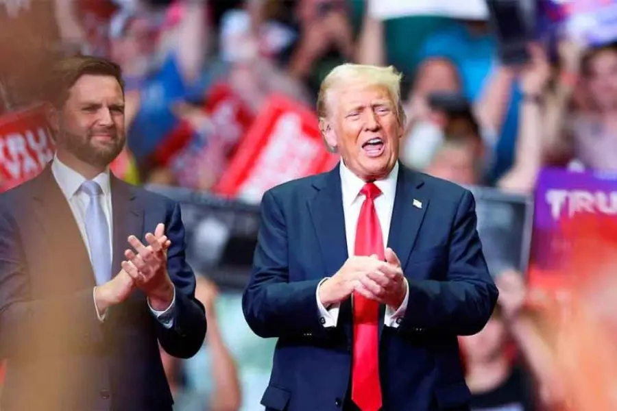Tras la salida de Joe Biden, Donald Trump reformula su campaña política