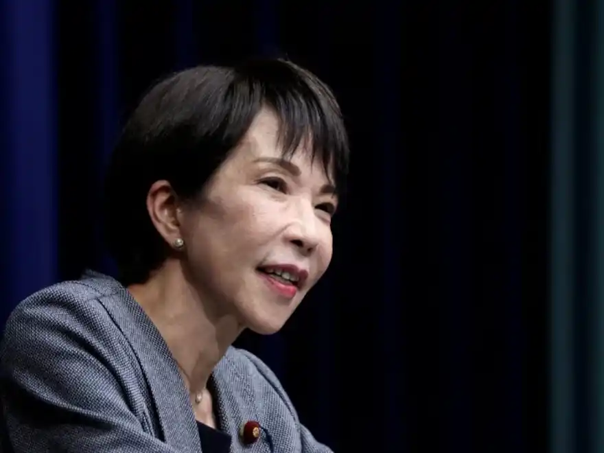 FOTO DE ARCHIVO: Sanae Takaichi, primera ministra de Japón, habla durante una conferencia de prensa en la oficina del primer ministro en Tokio, Japón. 17 de diciembre de 2025. Kiyoshi Ota/Pool vía REUTERS