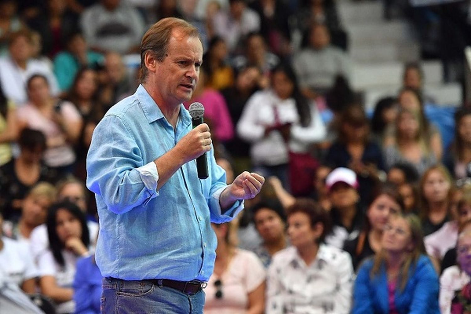 Bordet: "La política no es cosa de hombres, es cosa de mujeres y de hombres"