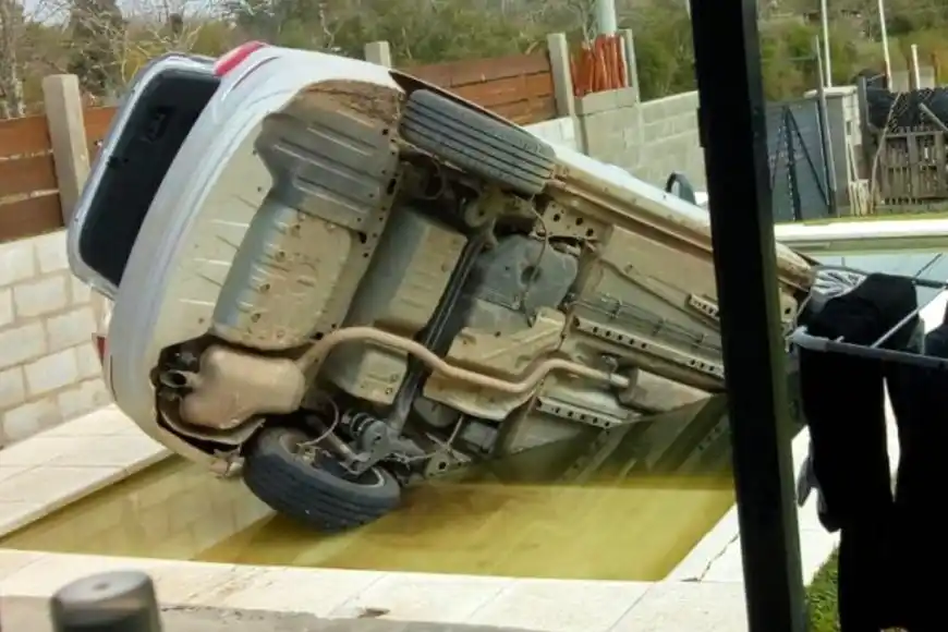 Se le fue y terminó en la pileta