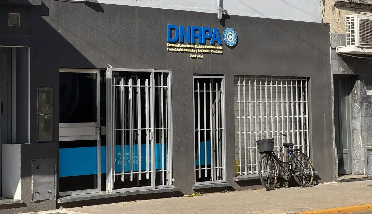 El Registro Automotor de calle Pellegrini cerró y se aguarda que la Dirección Nacional envíe un delegado.