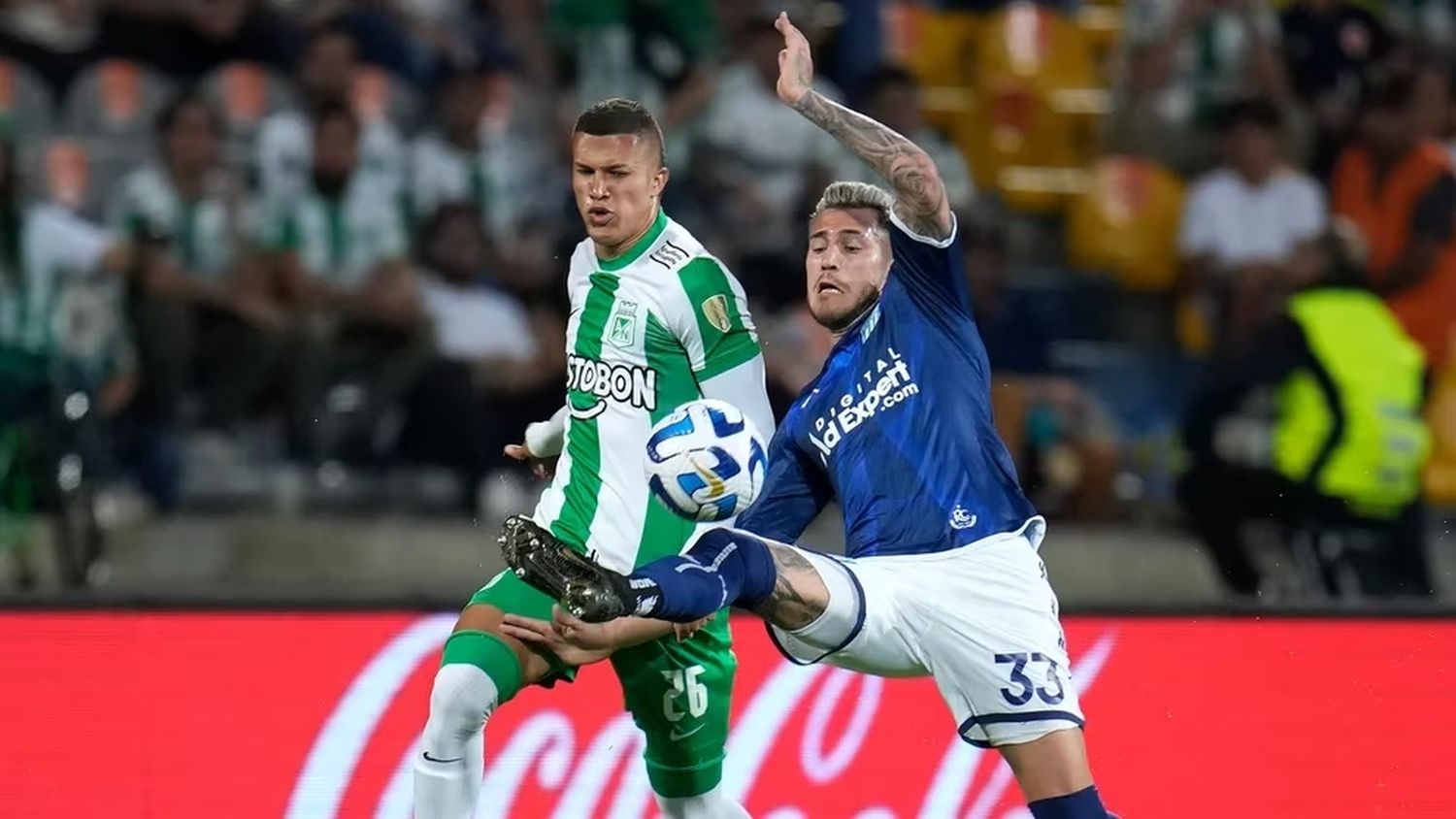 Racing perdió con Atlético Nacional y deberá golear en Avellaneda para seguir soñando