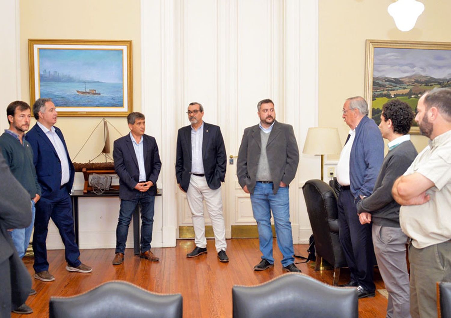 Fioramonti en reunión por la vuelta de los trenes de carga