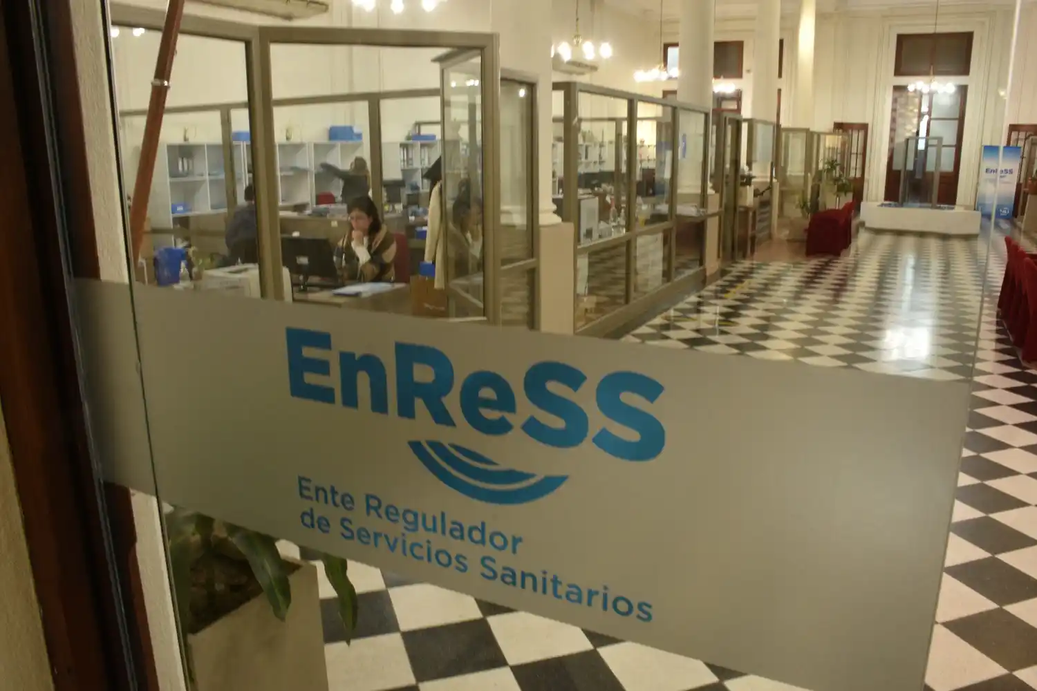 Tarifa de aguas: la Defensoría del Pueblo insistirá en que la audiencia pública no sea un mero trámite formal