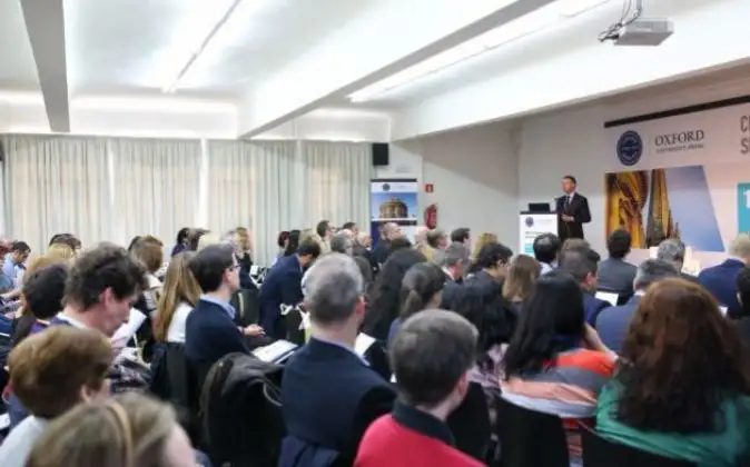 Oxford lanza su examen de inglés para competir con Cambridge