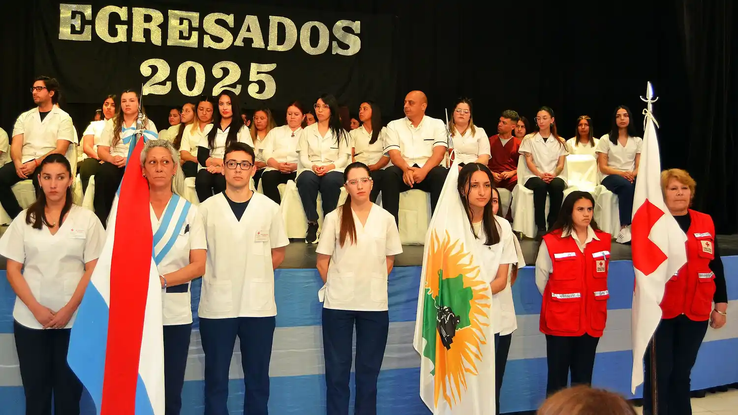 Emotivo acto de graduación del instituto superior de enfermería profesional D-79