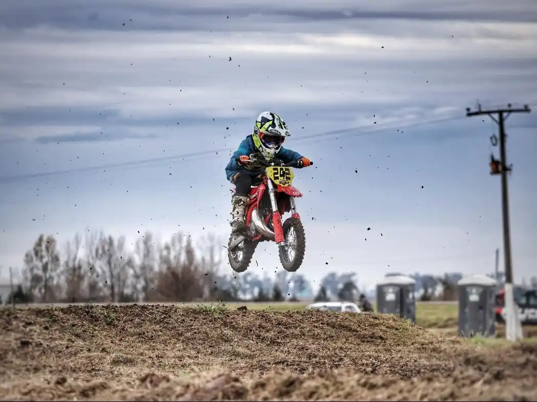Valentino Bogue, puntero en el MX Santafesino y presente en el Nacional de Motocross