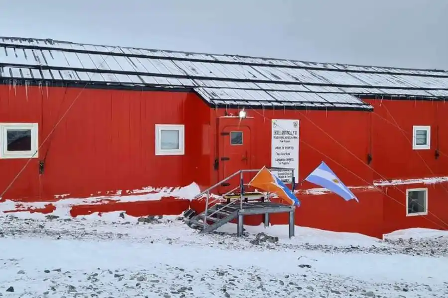 La única escuela de la Antártida: del confín del mundo al proyecto con la NASA