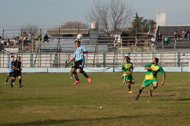 Juventud ganó sin despeinarse