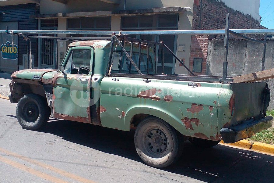 Atraparon a un fletero trasladando perfiles que habrían sido robados