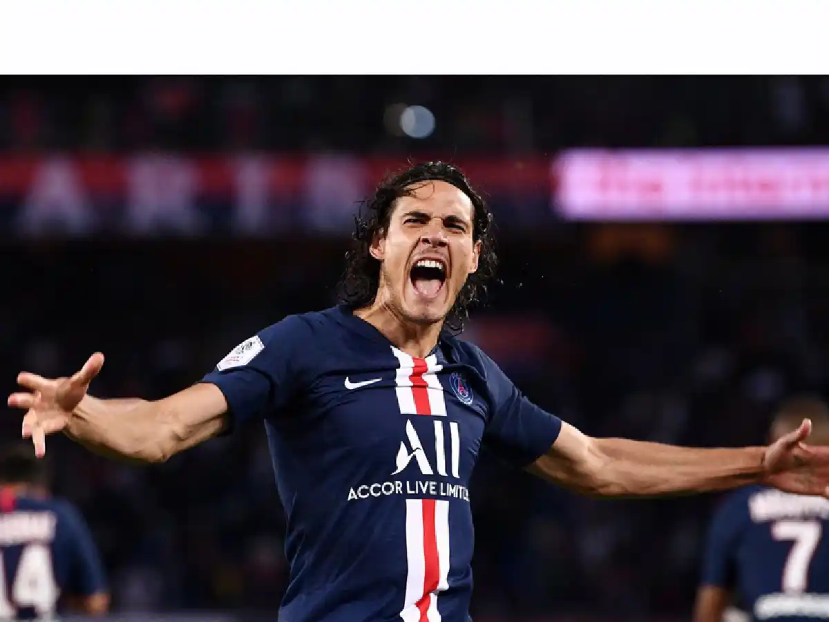 Cavani no descarta seguir en Francia