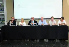 En Tandil, de Mendiguren señaló que la ciudad es un ejemplo para cambiar la matriz productiva