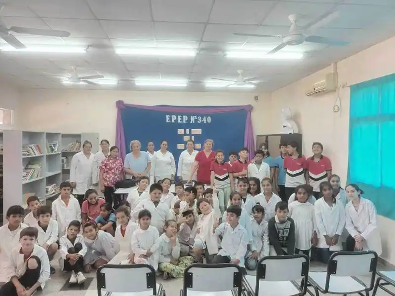 Charla sobre VIH/SIDA y dengue 
destinada a estudiantes de la EPEP 340