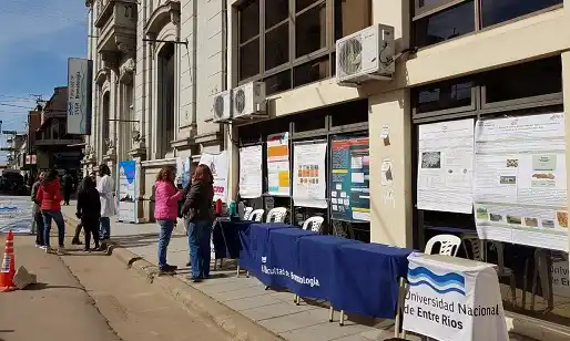 La UNER contra el recorte: paro docente y clases en plena 25 de Mayo