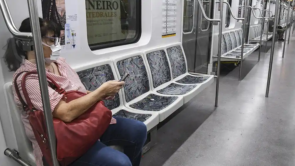 Vuelta a clases presenciales: Autorizan el uso de transporte público para alumnos