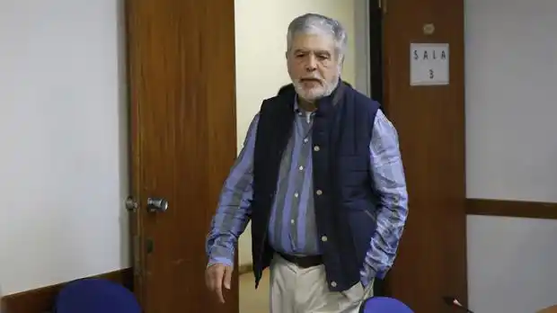 Acuerdan expulsar a De Vido del Congreso pero postergan el dictamen