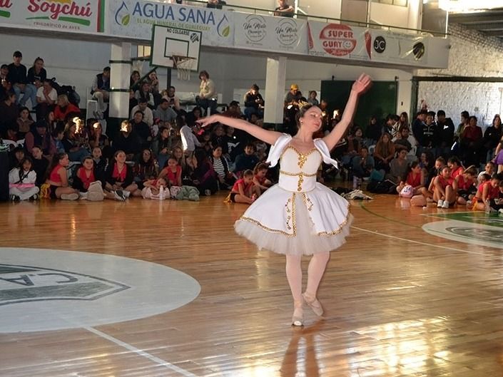 Megadanza celebró su décima edición en Gualeguay con récord de participación y alto nivel artístico