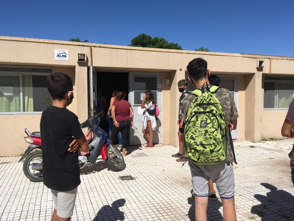 Coronavirus: resultado negativo para el alumno de la secundaria 11, que retoma sus actividades en el curso aislado
