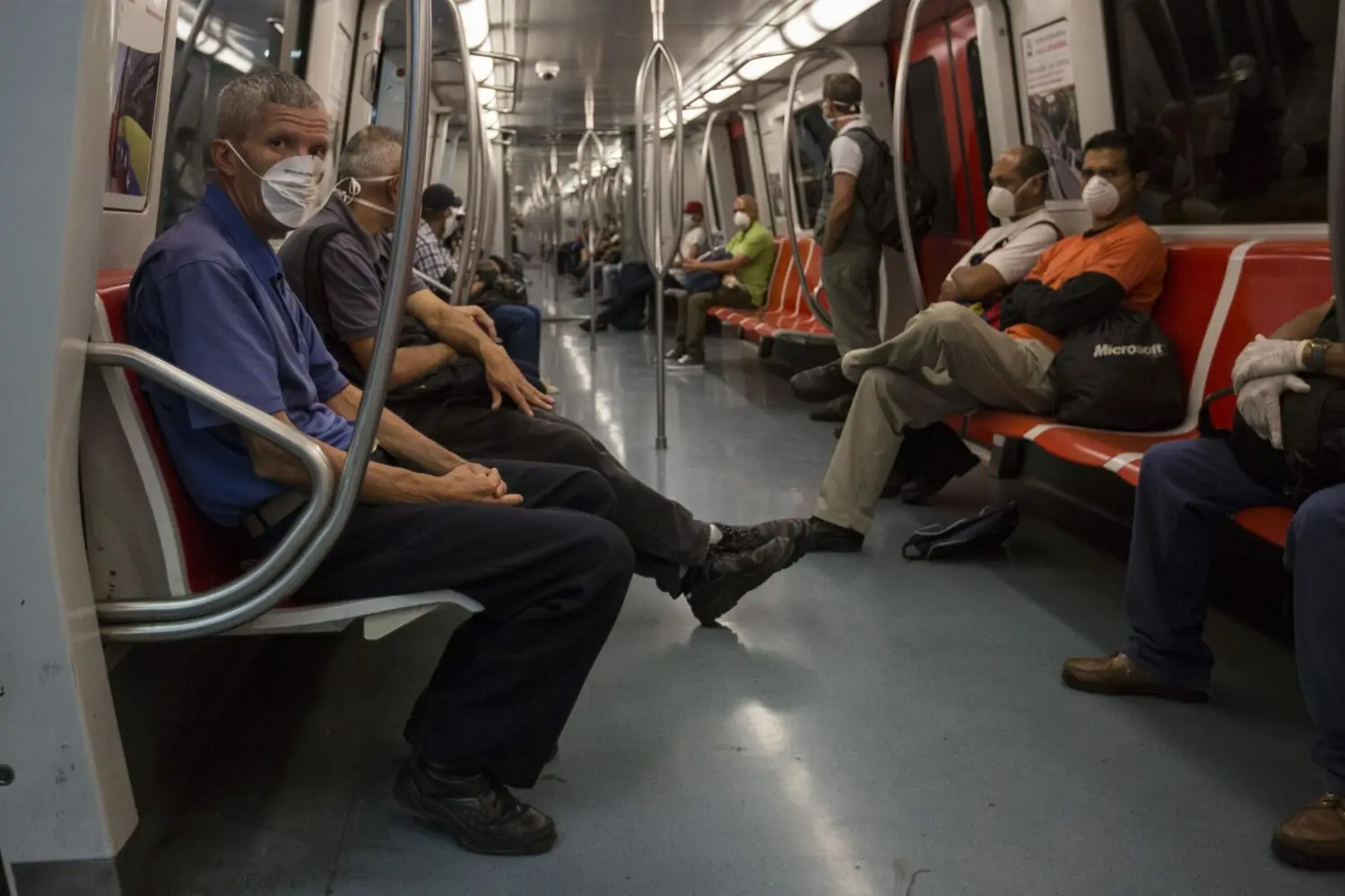 Metro de Caracas obliga a usuarios portar carnet para ingresar