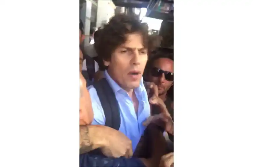 Un grupo de bancarios agredió al diputado nacional Martín Lousteau