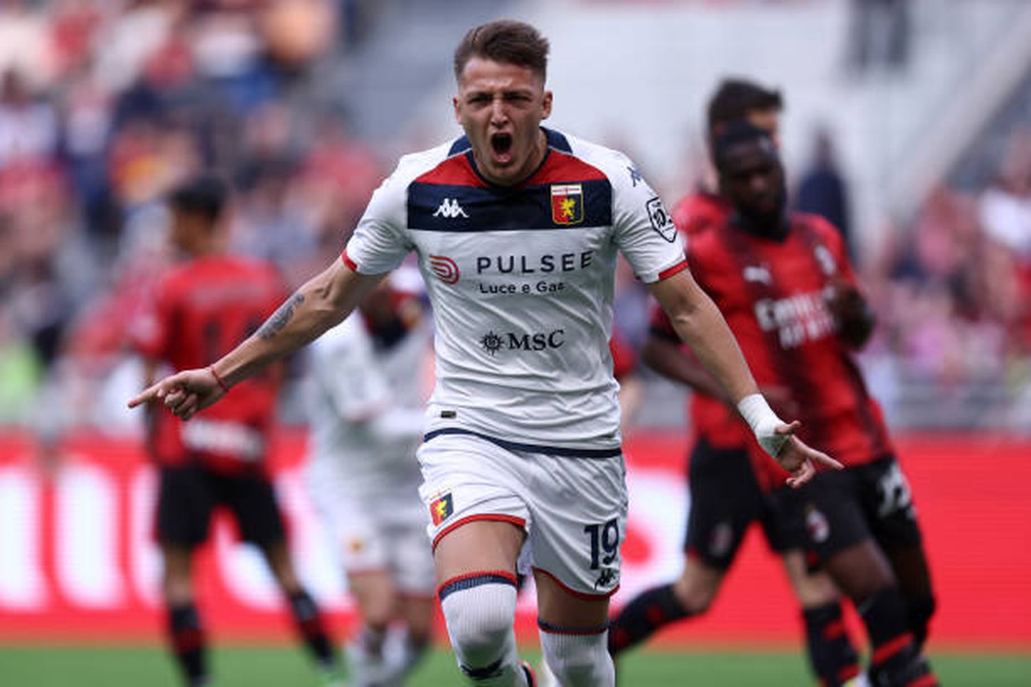 Retegui marcó en el agónico empate ante Milan