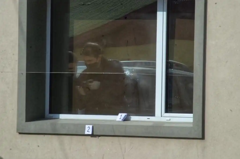 Desconocidos balearon la casa del hijo de Lázaro Báez