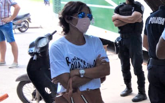 Vecinos autoconvocados reúnen firmas en apoyo a la fiscala María del Valle Viviani