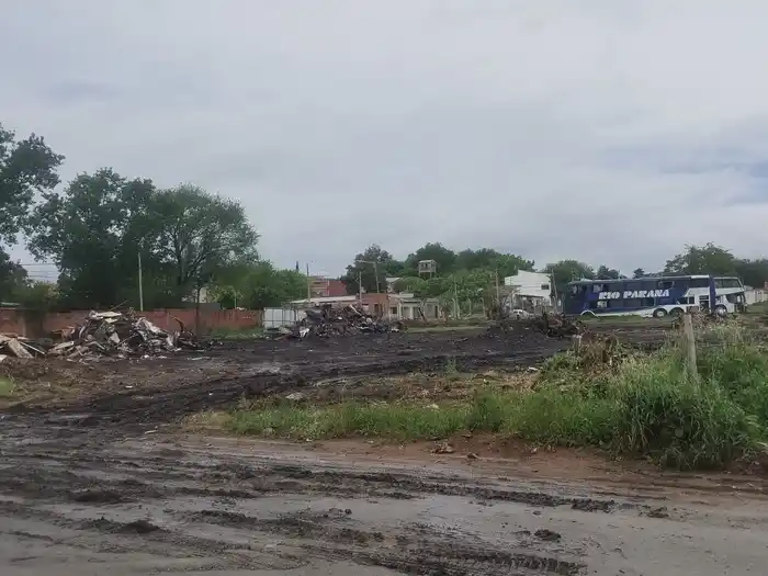 Tras la queja, desguazan todos los colectivos del predio en Villa Gaucho