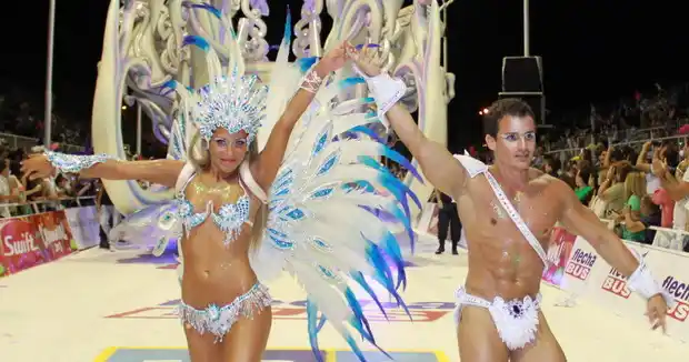 Carnaval del País: quinta noche y la expectativa puesta en el mes fuerte