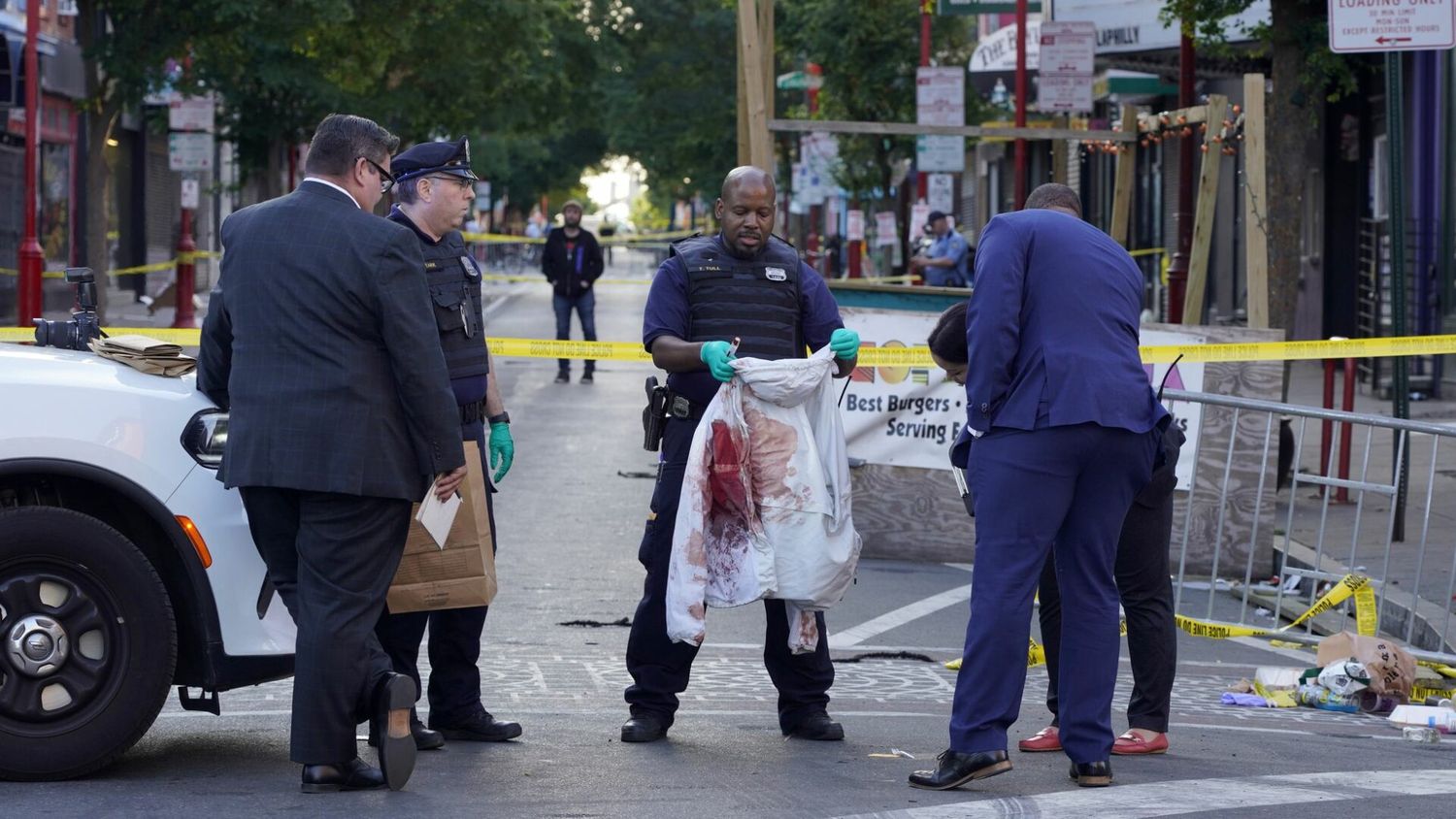 NUEVO TIROTEO EN EE.UU. durante celebración del #04Jul deja dos policías heridos en Filadelfia
