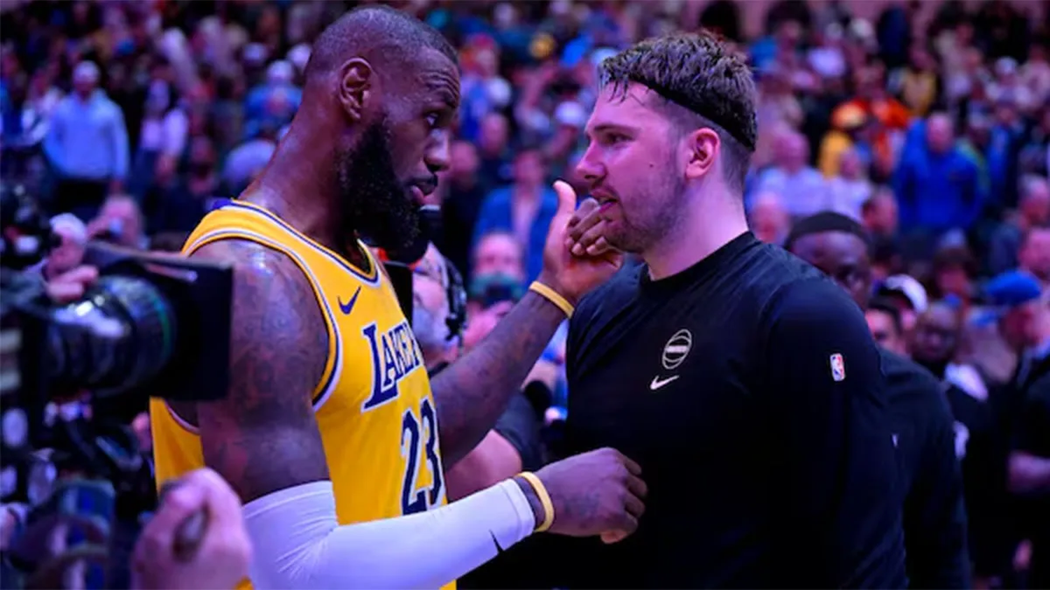 James y Doncic, de rivales a compañeros