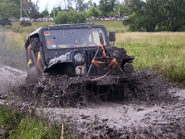 A puro barro y camaradería: Gualeguay vive el 8º Encuentro Nacional de Jeeperos
