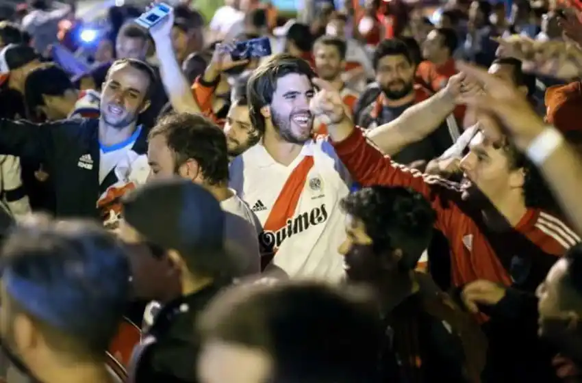 De Mar del Plata a Lima: la travesía de un hincha para acompañar a River