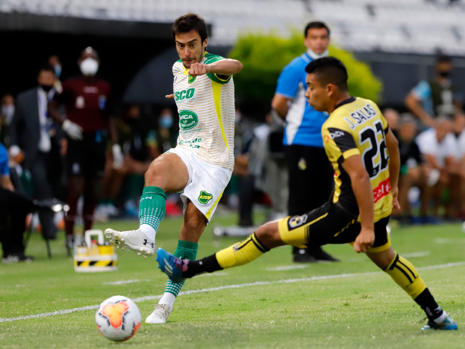 Defensa igualó en la semi de ida de la Sudamericana