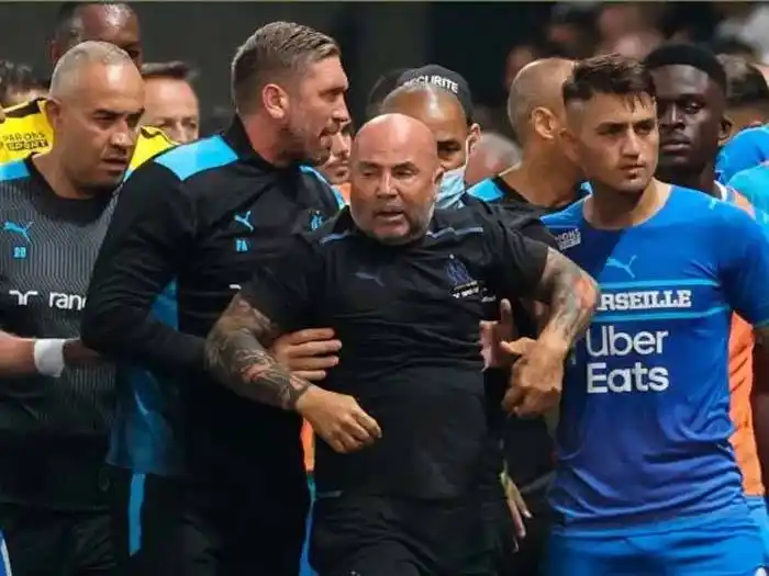 Escándalo con Sampaoli y sus dirigidos en un partido contra Niza