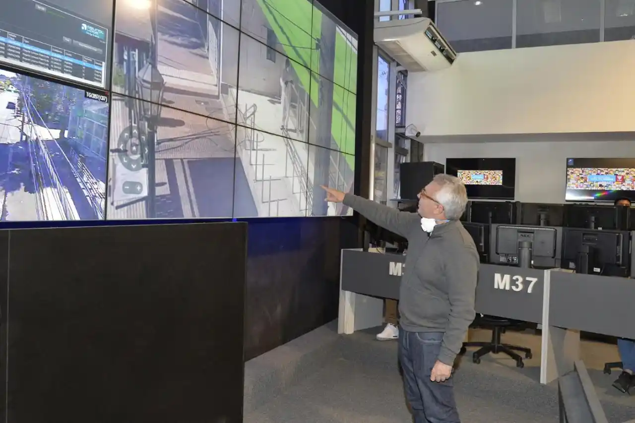 "En Tigre ya contamos con 2.000 cámaras de seguridad para controlar el aislamiento y cuidar a los vecinos"