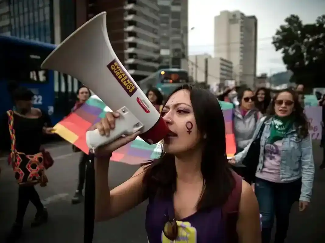 Las mujeres solo tienen el 64 % de los derechos legales frente a los hombres, alerta la ONU