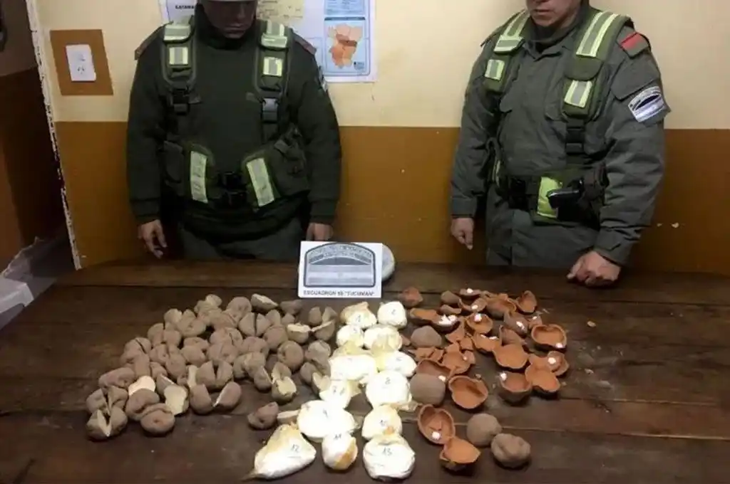 Detenido por trasladar cocaína en papas de cerámica