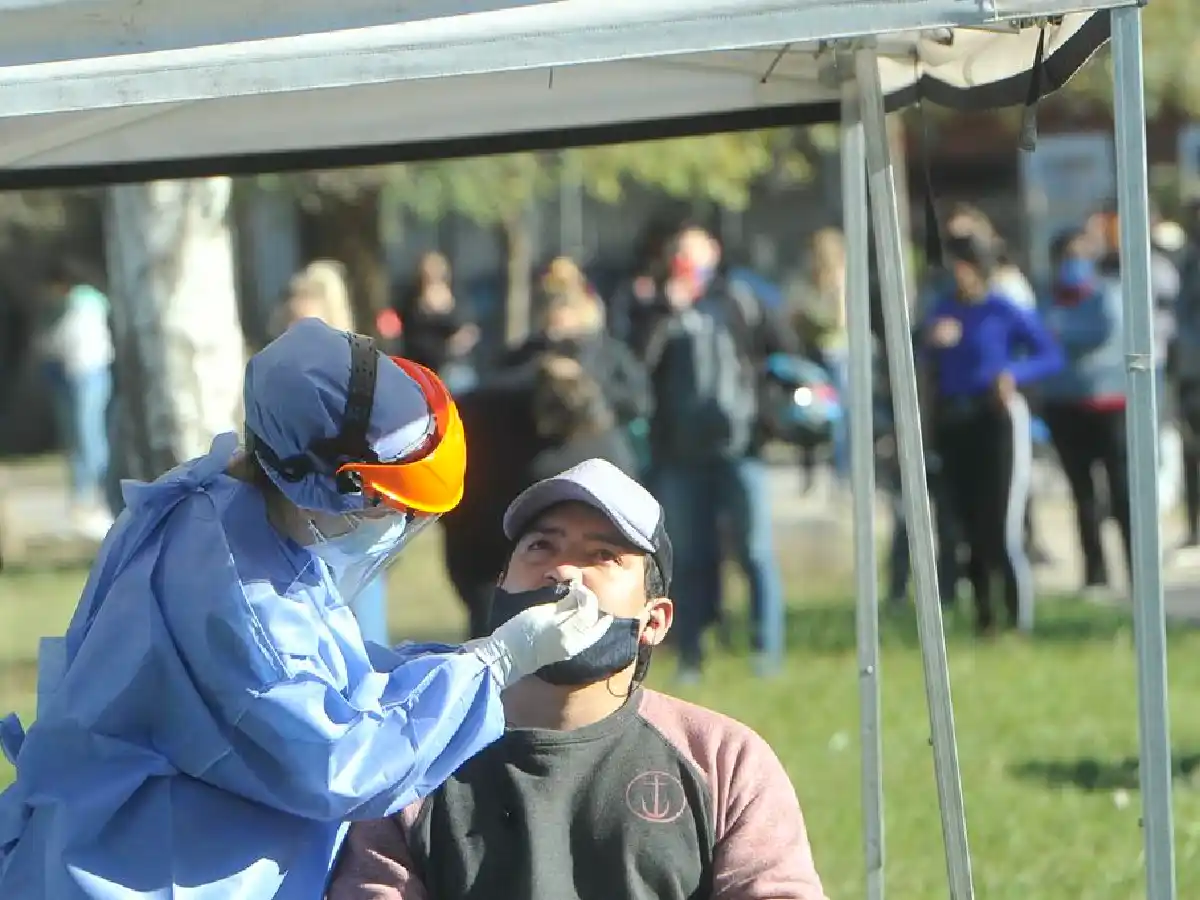 Reportaron 40 muertes y 1.216 nuevos contagios de coronavirus