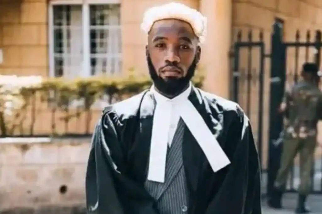 Fue arrestado y acusado de suplantar la identidad del verdadero abogado