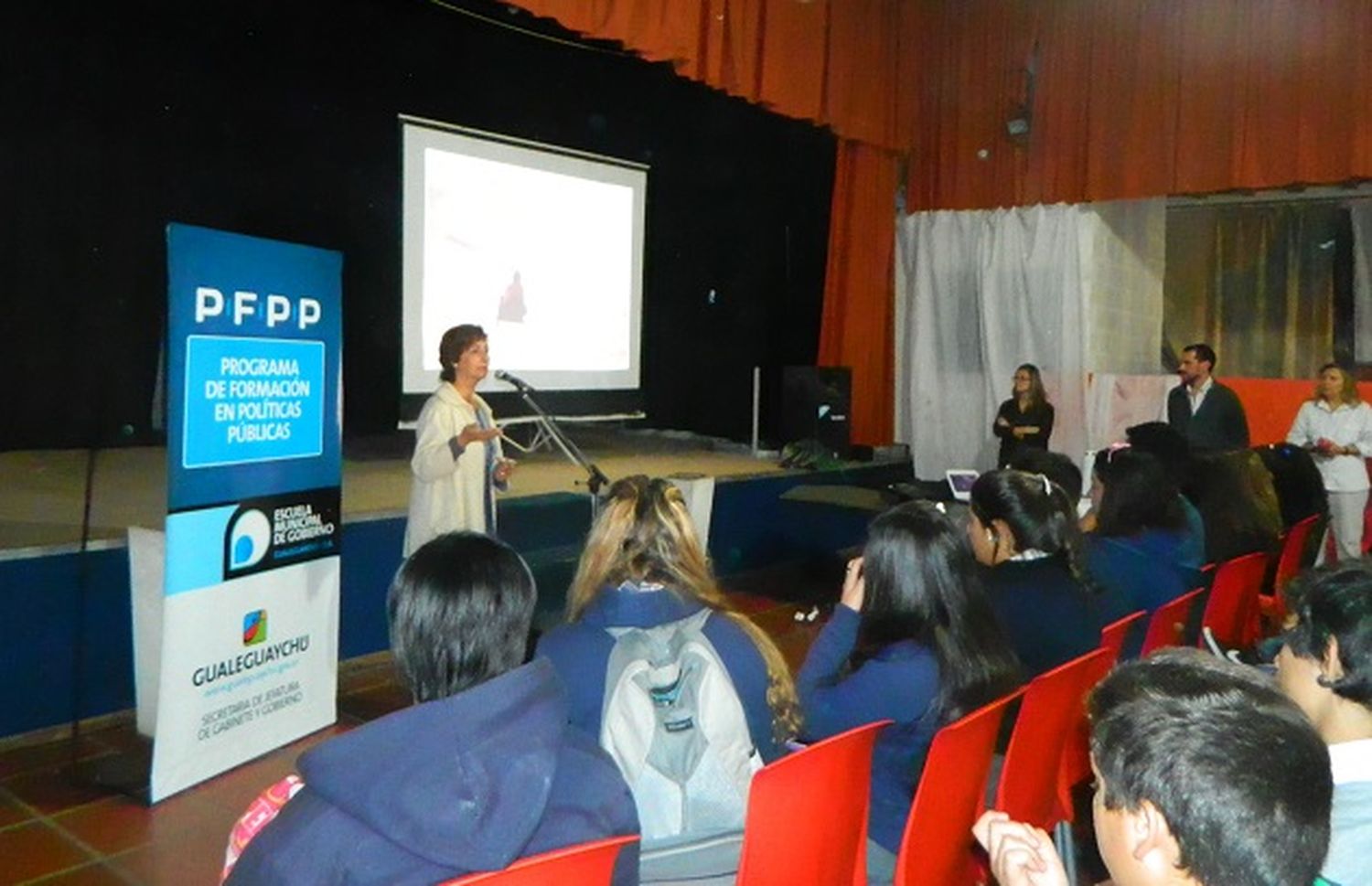 Más de 250 personas participaron de la charla “Pensar Malvinas hoy”