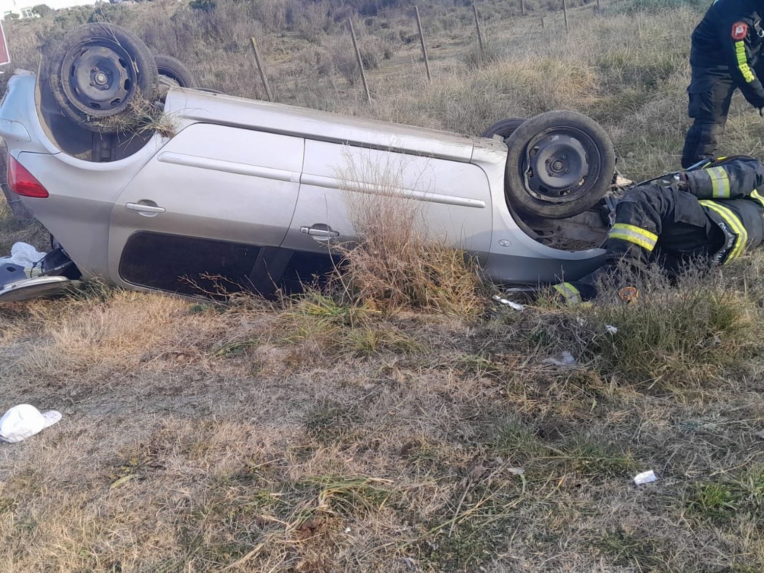 Sorprendente vuelco en avenida Estrada al 1100