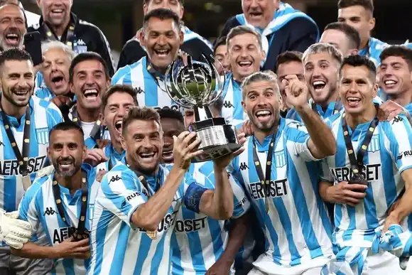 Con un penal sobre el final, Racing venció a Boca y ganó la 1° edición de la Supercopa Al Ain