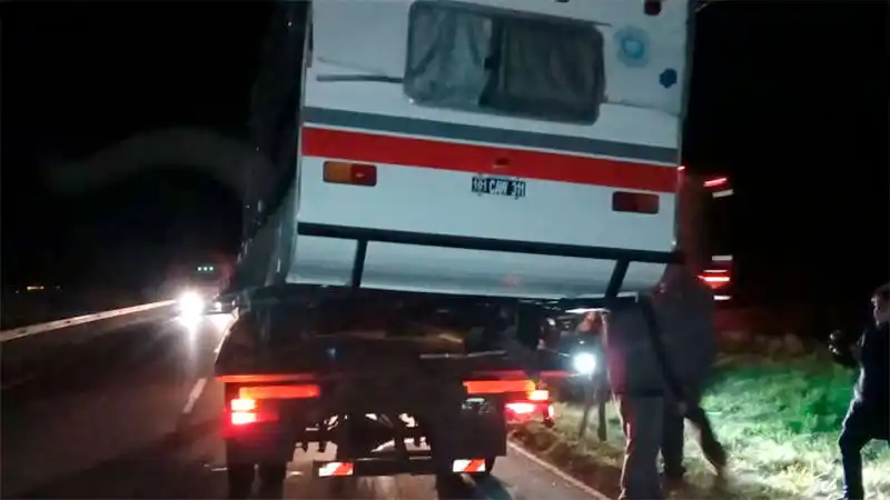 Ceibas: se desenganchó casilla rodante y volcó