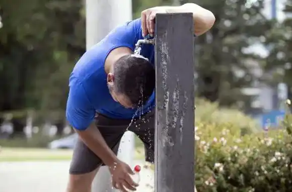 Anuncian una ola de calor para Rosario que se extenderá toda la semana