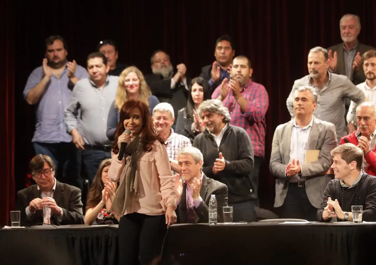 En Avellaneda, Cristina criticó el endeudamiento: “Quedamos todos como el tujes en Argentina”