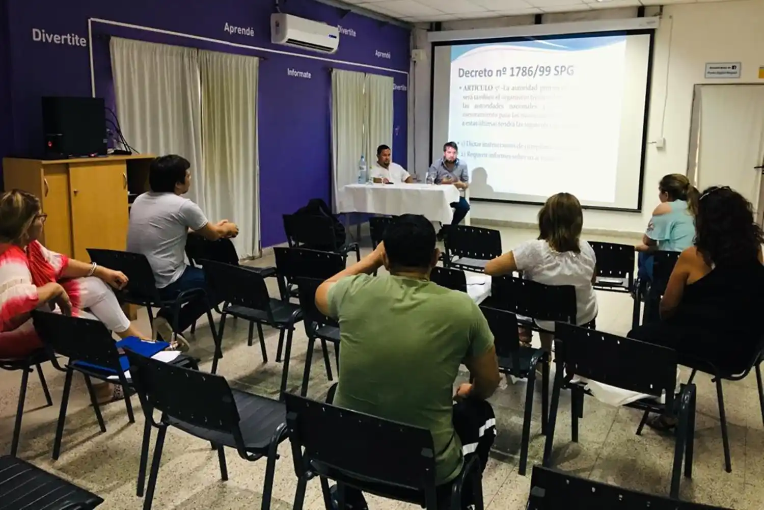 Brindan capacitaciones de defensa al consumidor en Nogoyá y Victoria