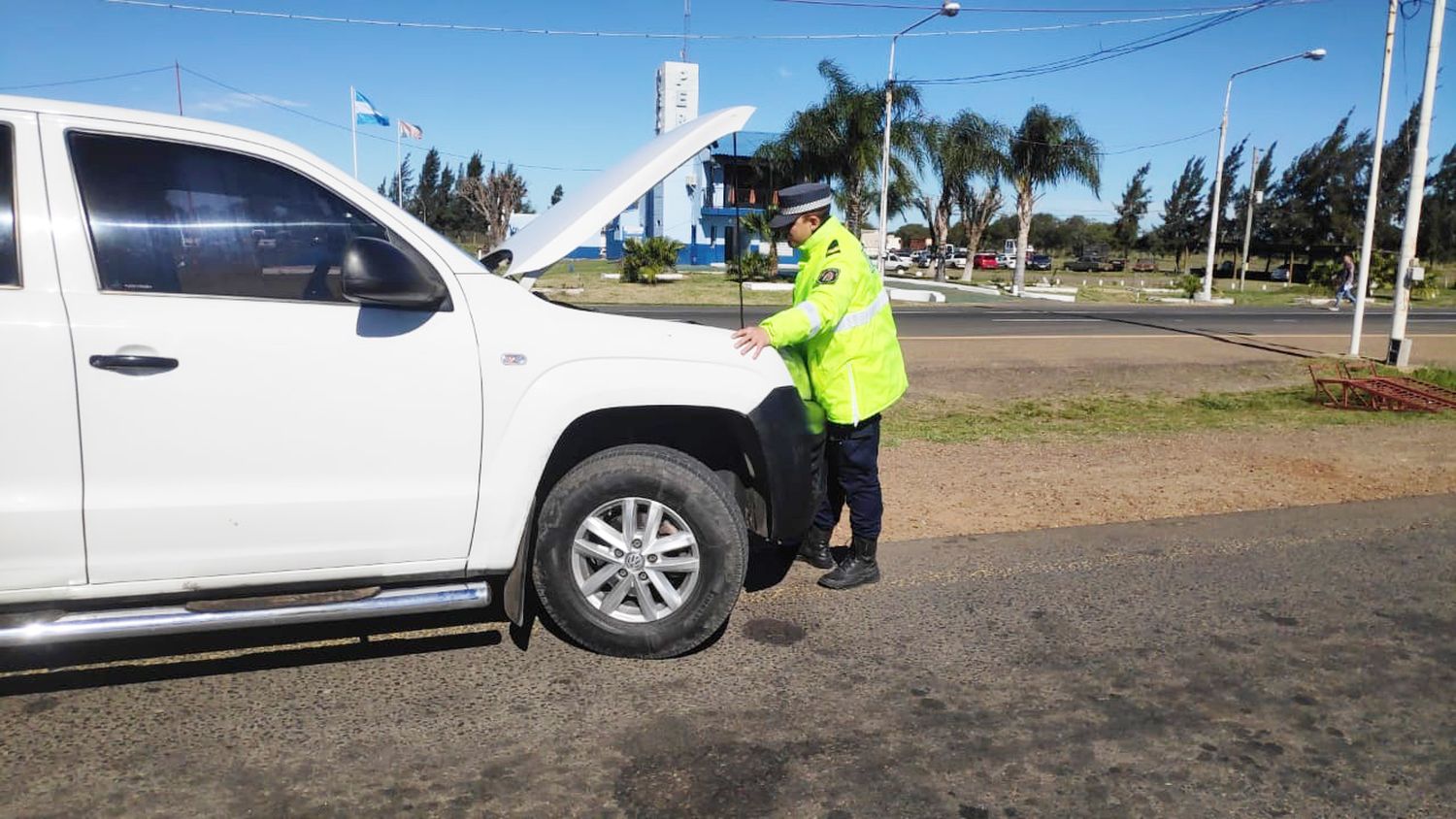 Conductor detenido con documentación apócrifa de una camioneta