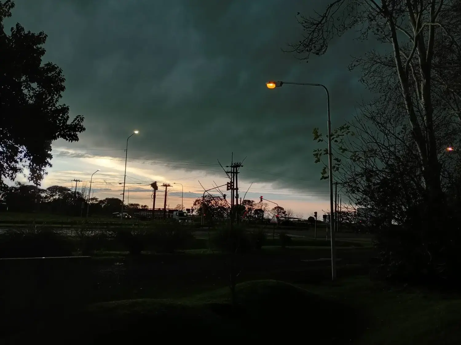 La tormenta dejó granizo, lluvia y fuertes ráfagas en Rafaela: ¿cuánto llovió y a qué velocidad sopló el viento?