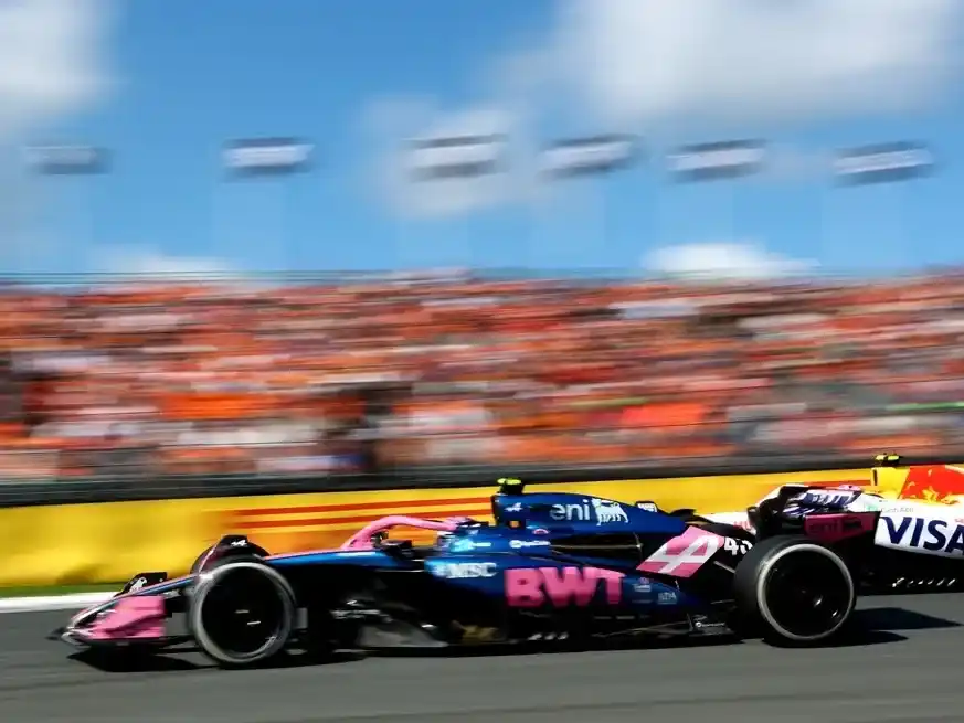 Este difícil desempeño fue un claro contraste con la confianza que había mostrado el viernes. Crédito: Reuters/Piroschka Van De Wouw